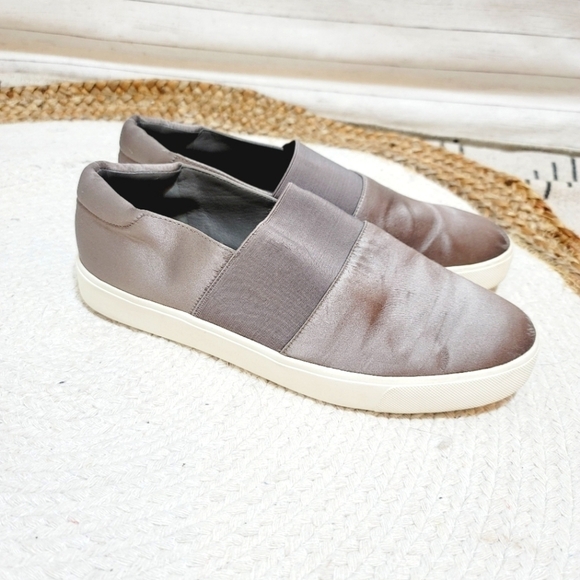 VINCE CORBIN SLIP-ON SNEAKER, SZ 9 - Picture 1 of 10